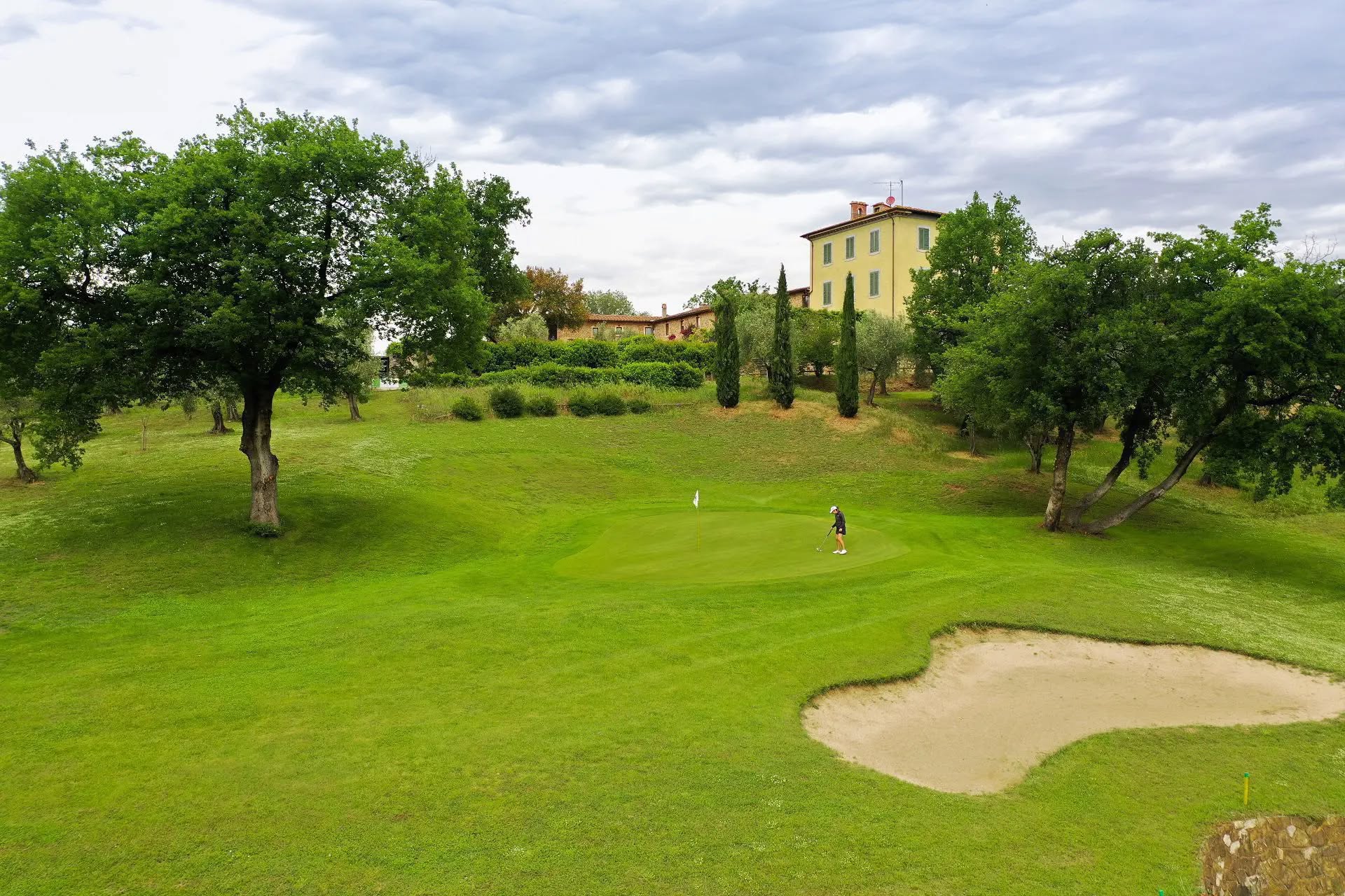 9 Holes